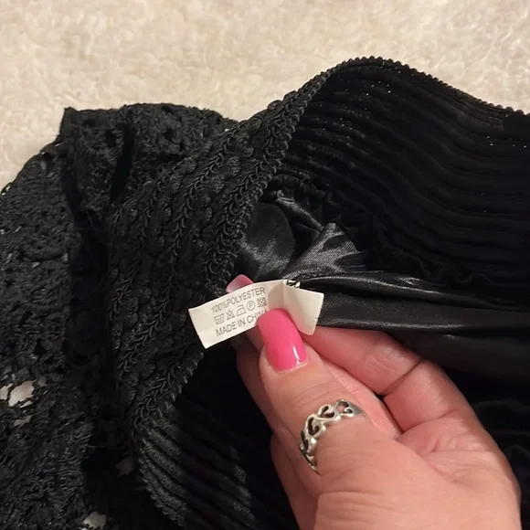 Black Crochet shorts- lined size s/m - elastic waist - Picture 6 of 8